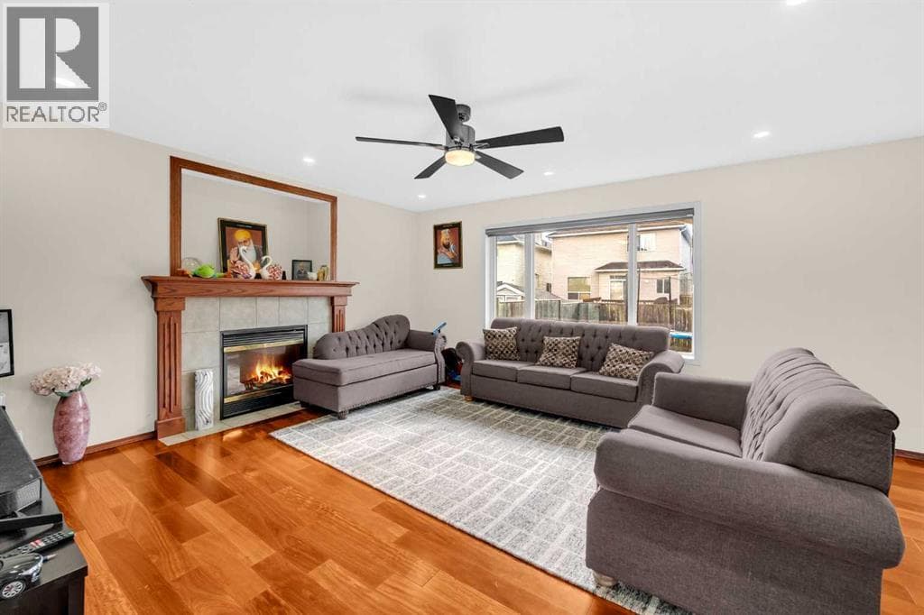 51 Coral Reef Close NE — photo 3