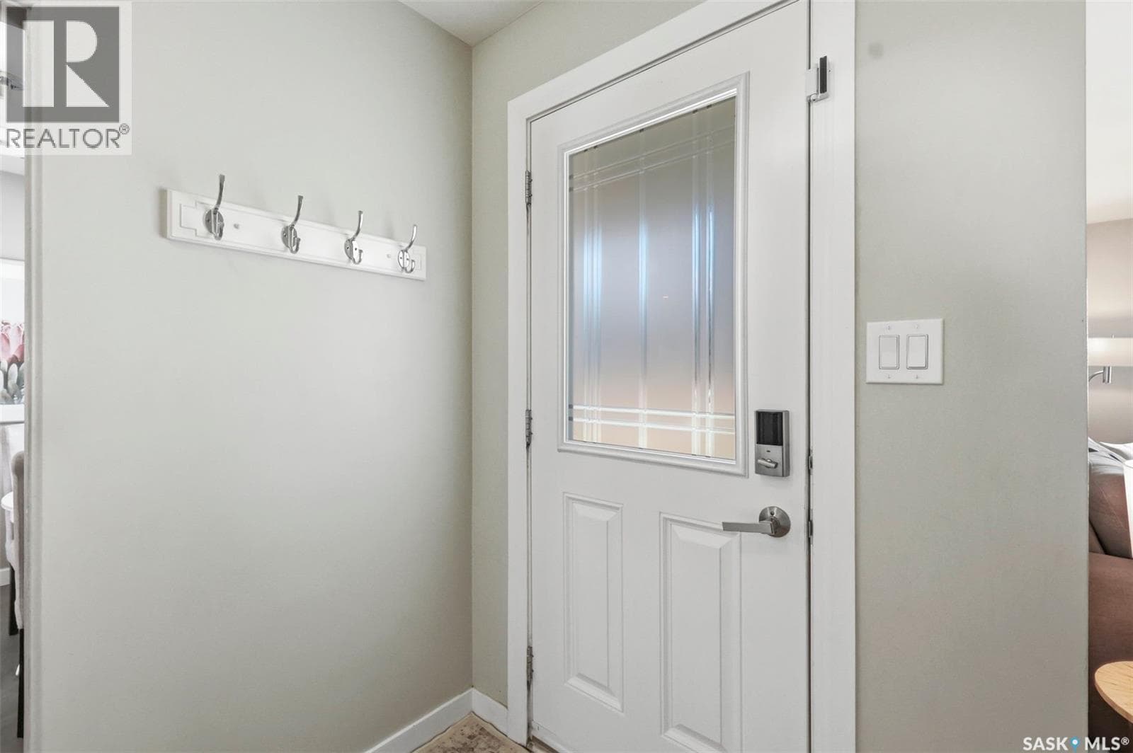 2221 Munroe AVENUE S — photo 3