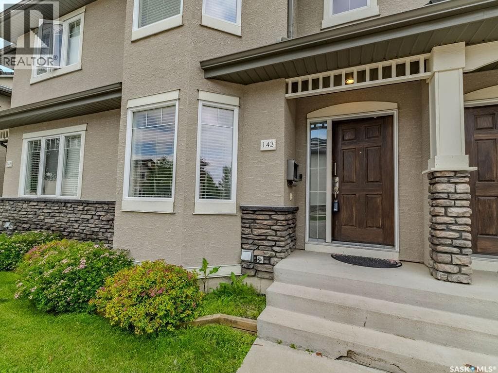 143 135 Ashworth CRESCENT — photo 3