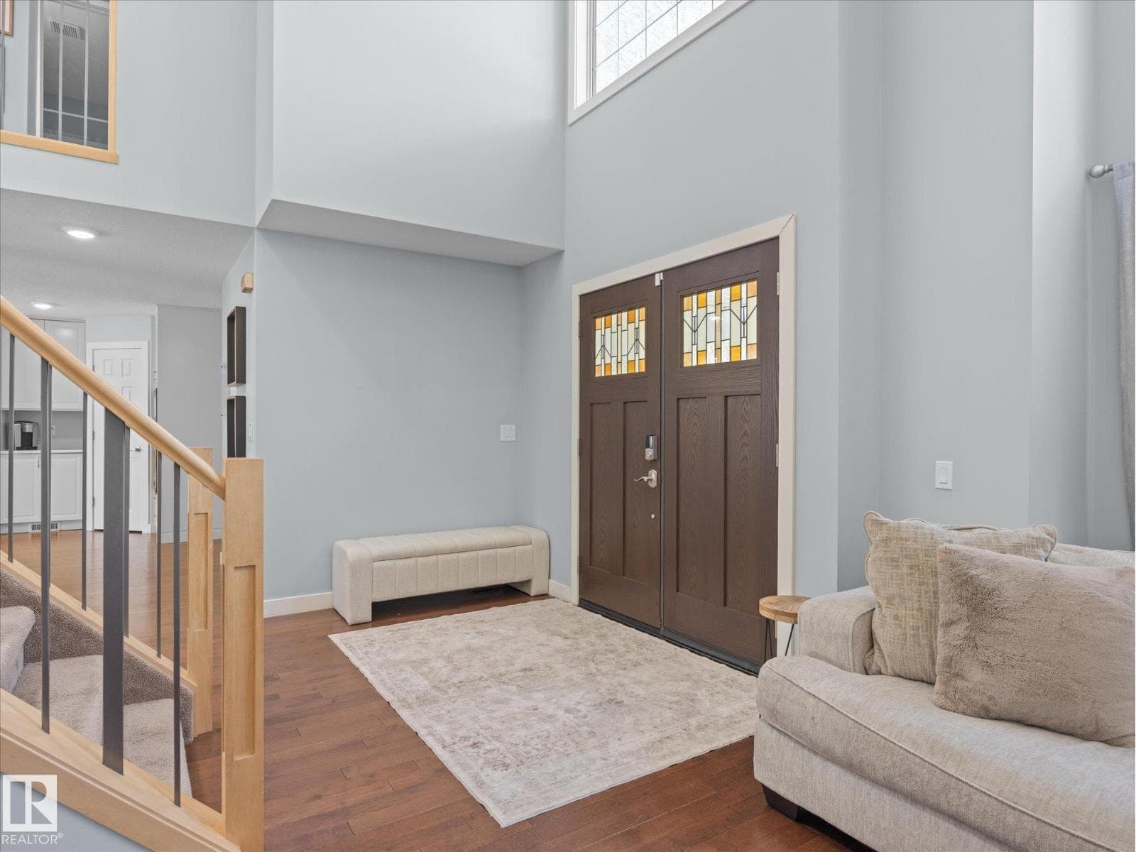 8 LEONARD DR — photo 4
