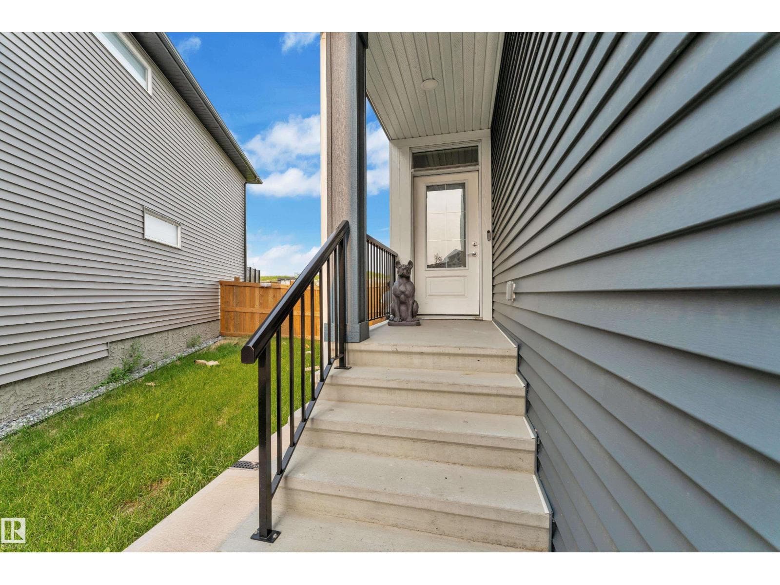 3003 4 ST NW — photo 3