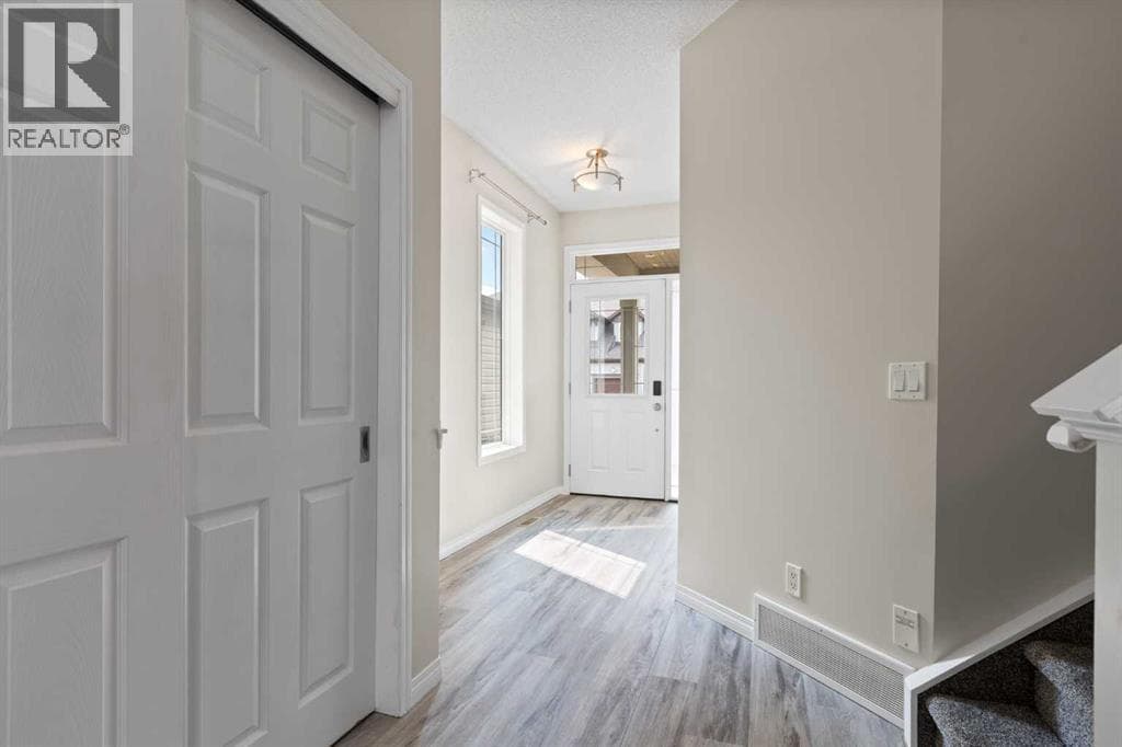 137 Windridge Road SW — photo 2