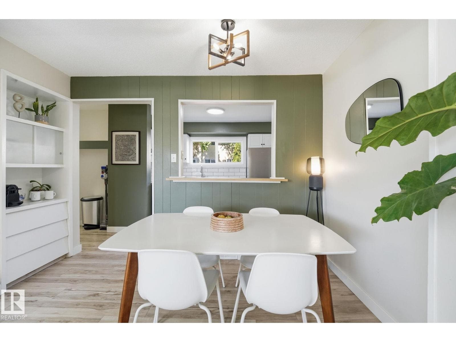 10622 51 AV NW — photo 5