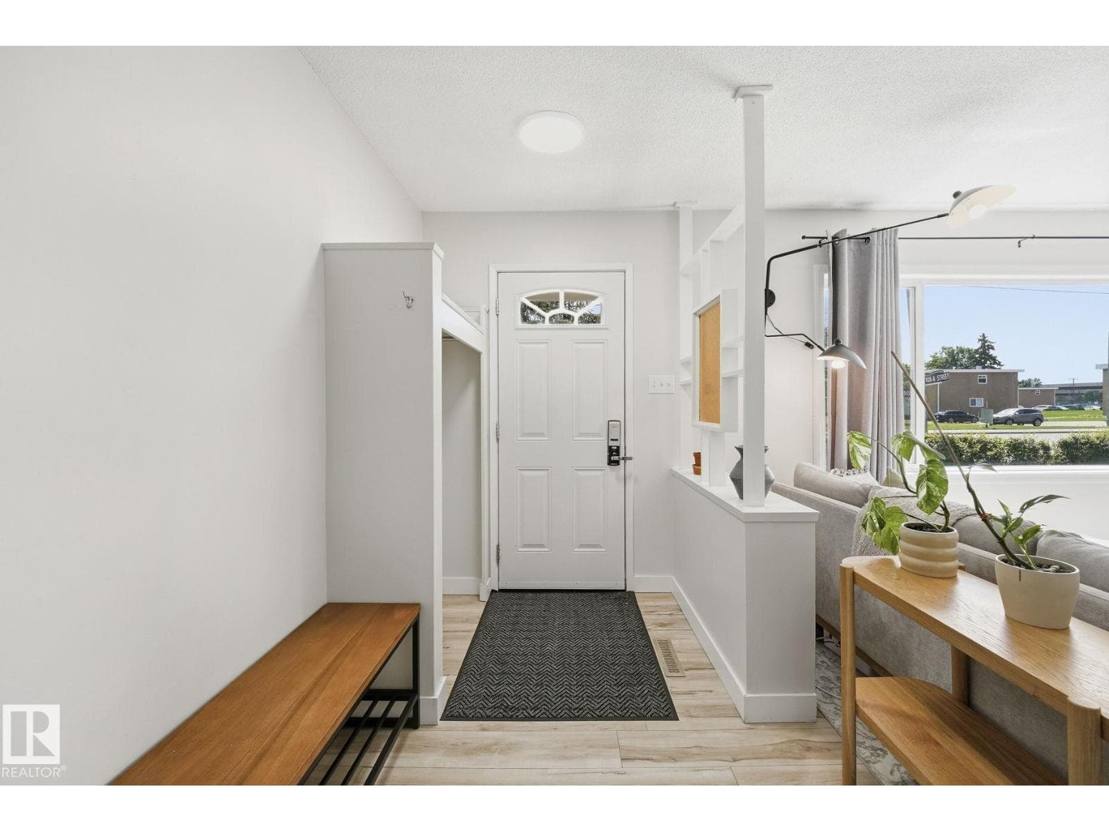 10622 51 AV NW — photo 2