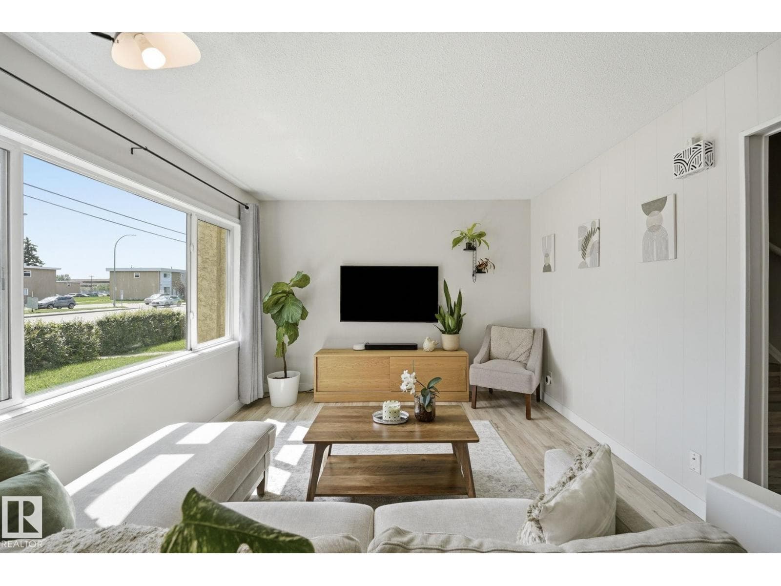 10622 51 AV NW — photo 3