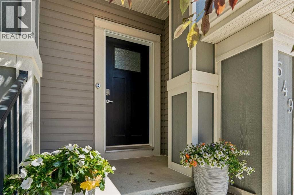 549 Hillcrest Road SW — photo 3