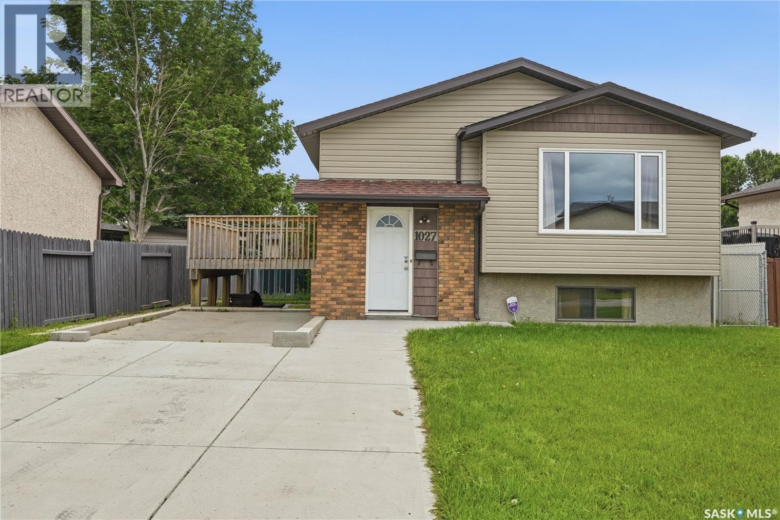 1027 Victory CRESCENT