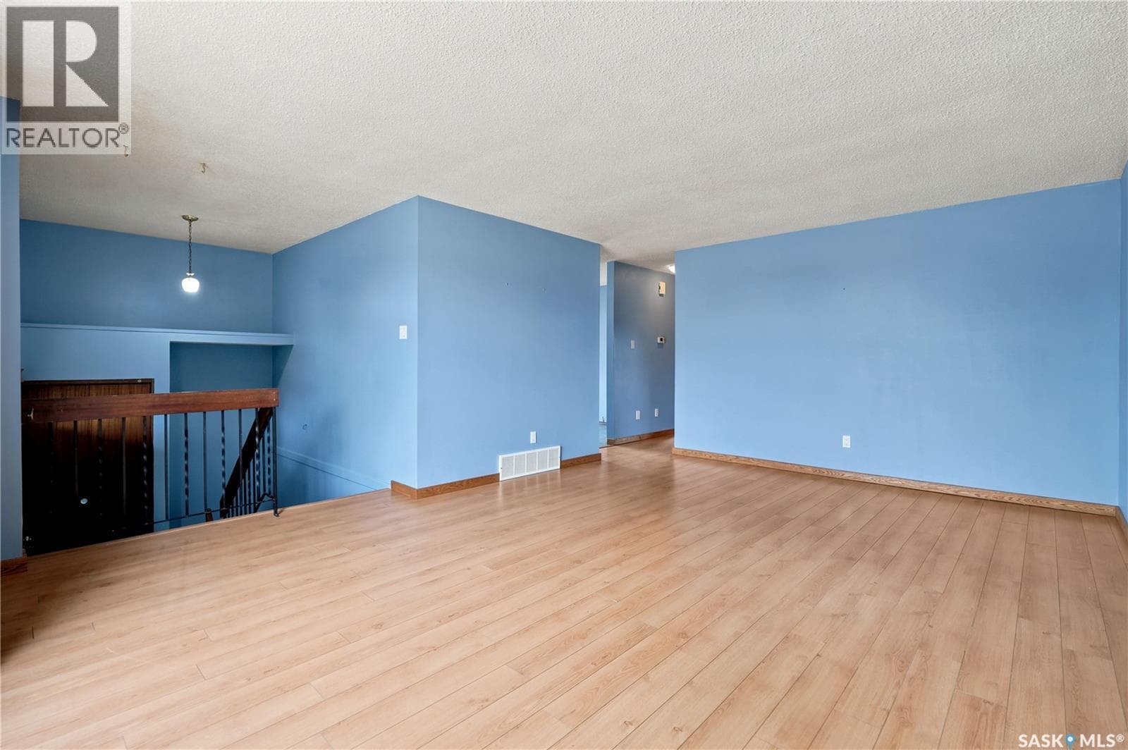 1027 Victory CRESCENT — photo 4
