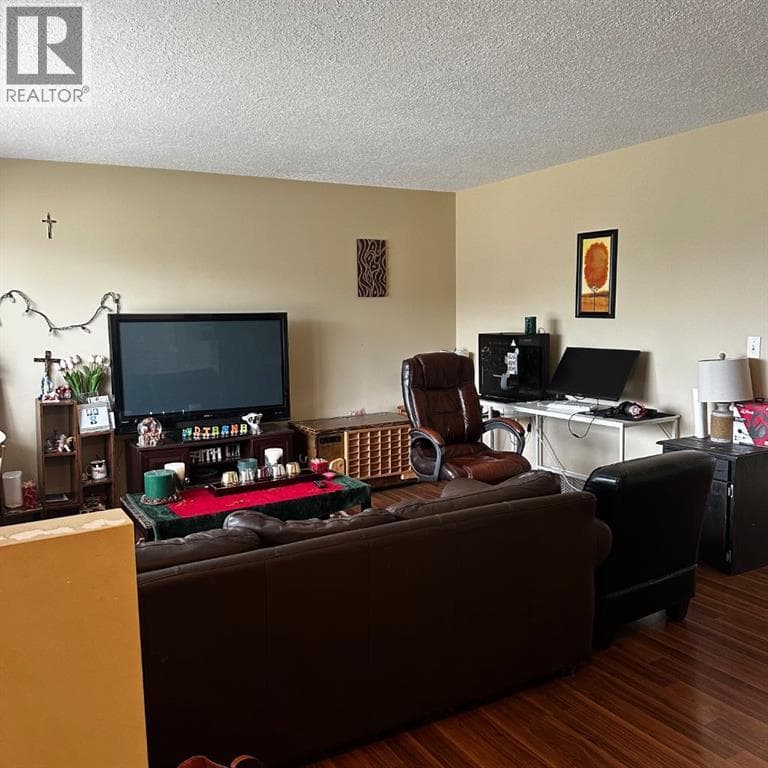 83 Lakeway Boulevard — photo 2