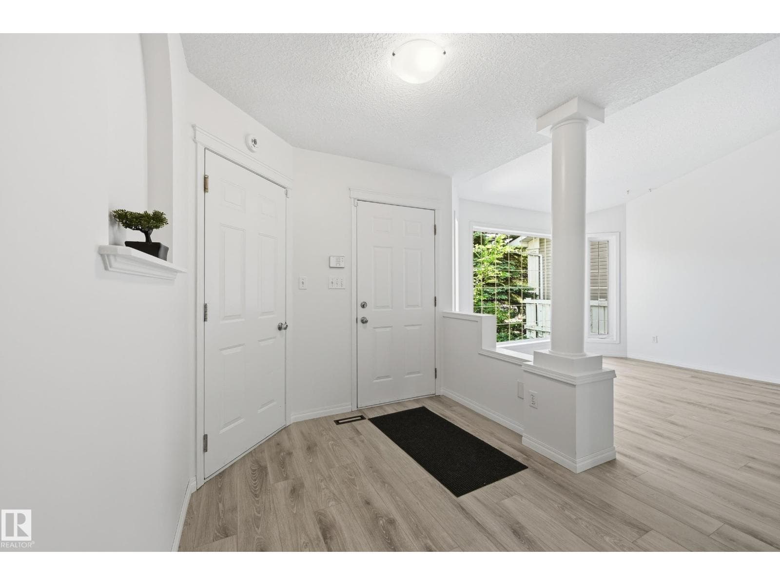 5 EMERSON PL — photo 4