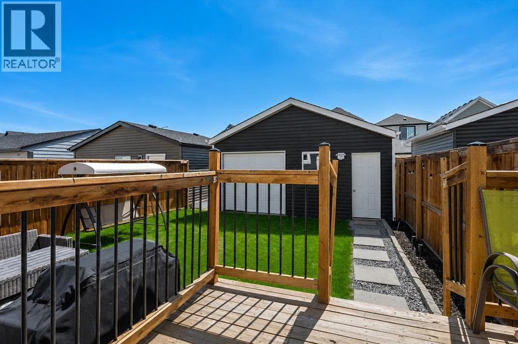 589 Masters Road SE — photo 3