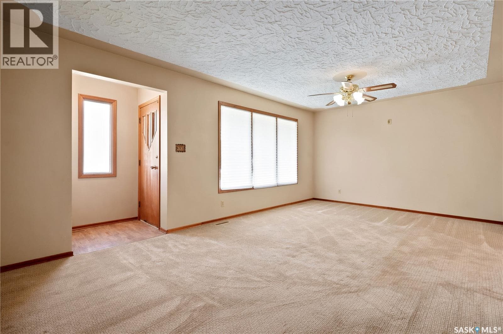 2124 Elliott STREET — photo 4