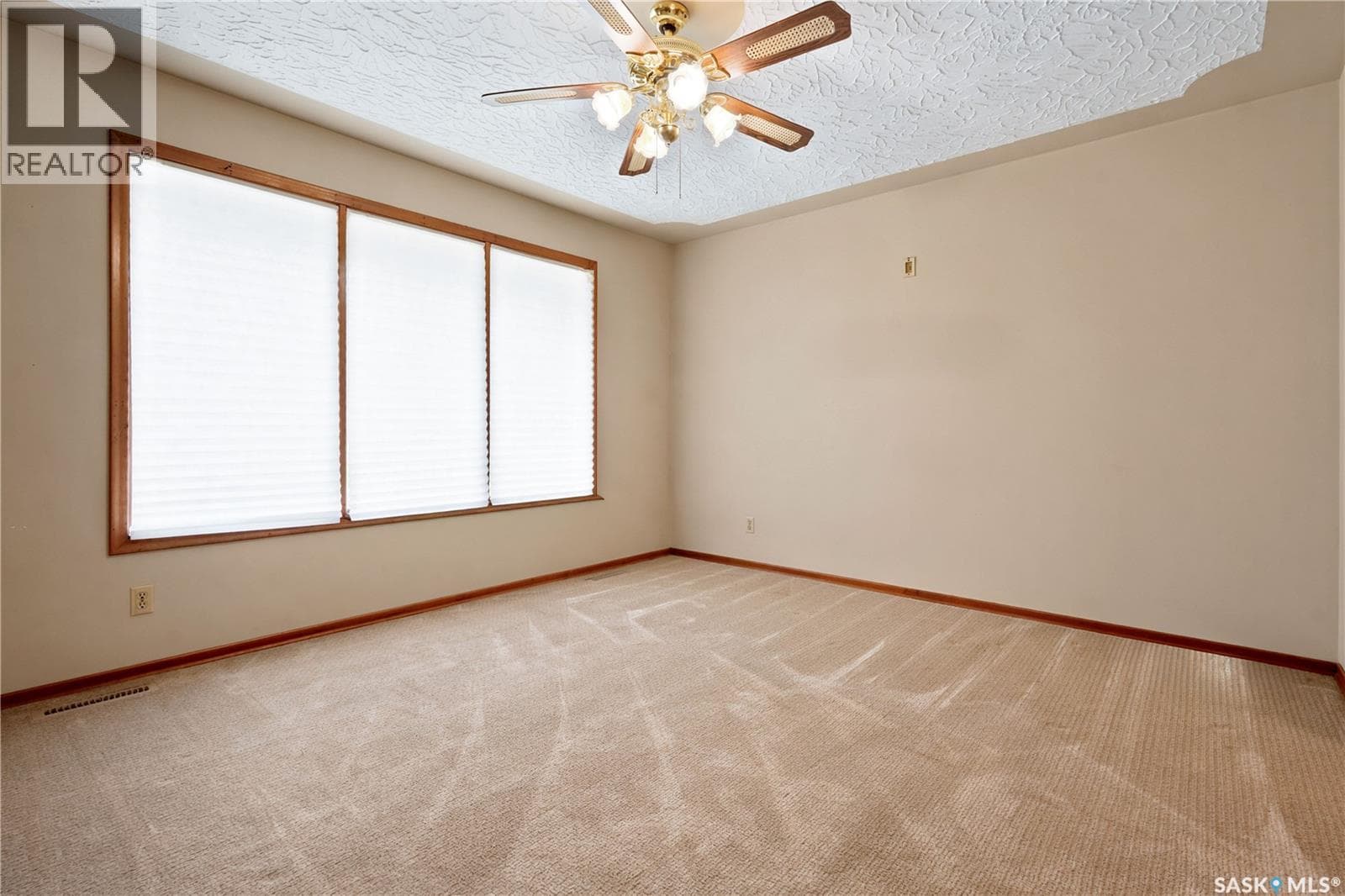2124 Elliott STREET — photo 5