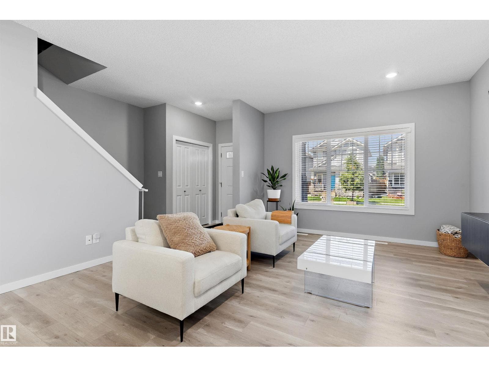 15927 13 AV SW — photo 4