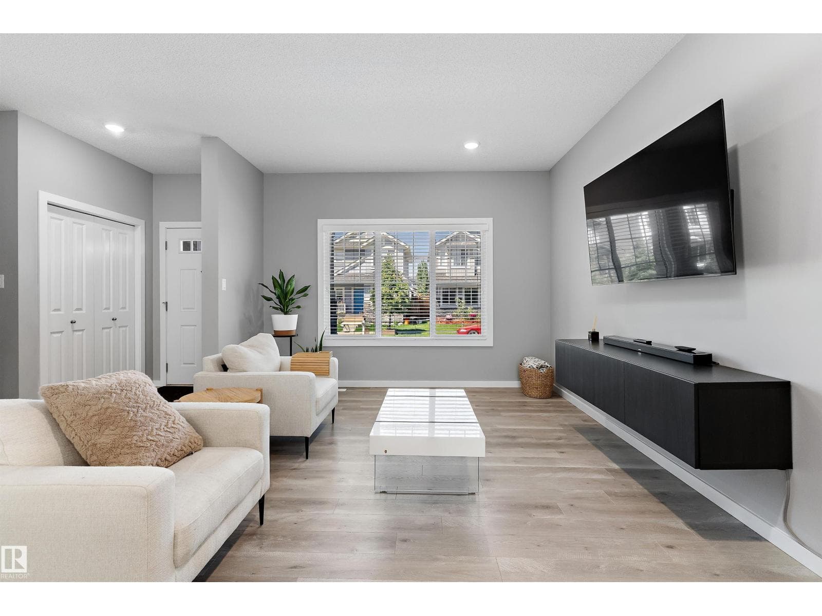 15927 13 AV SW — photo 3