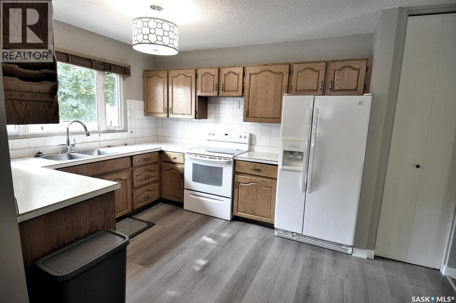 352 Carleton DRIVE — photo 5
