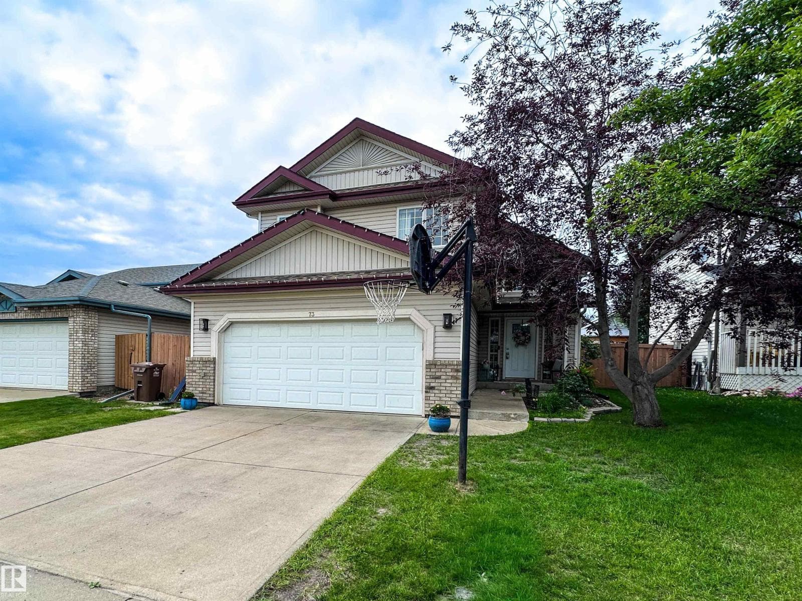 73 NEWMARKET WY