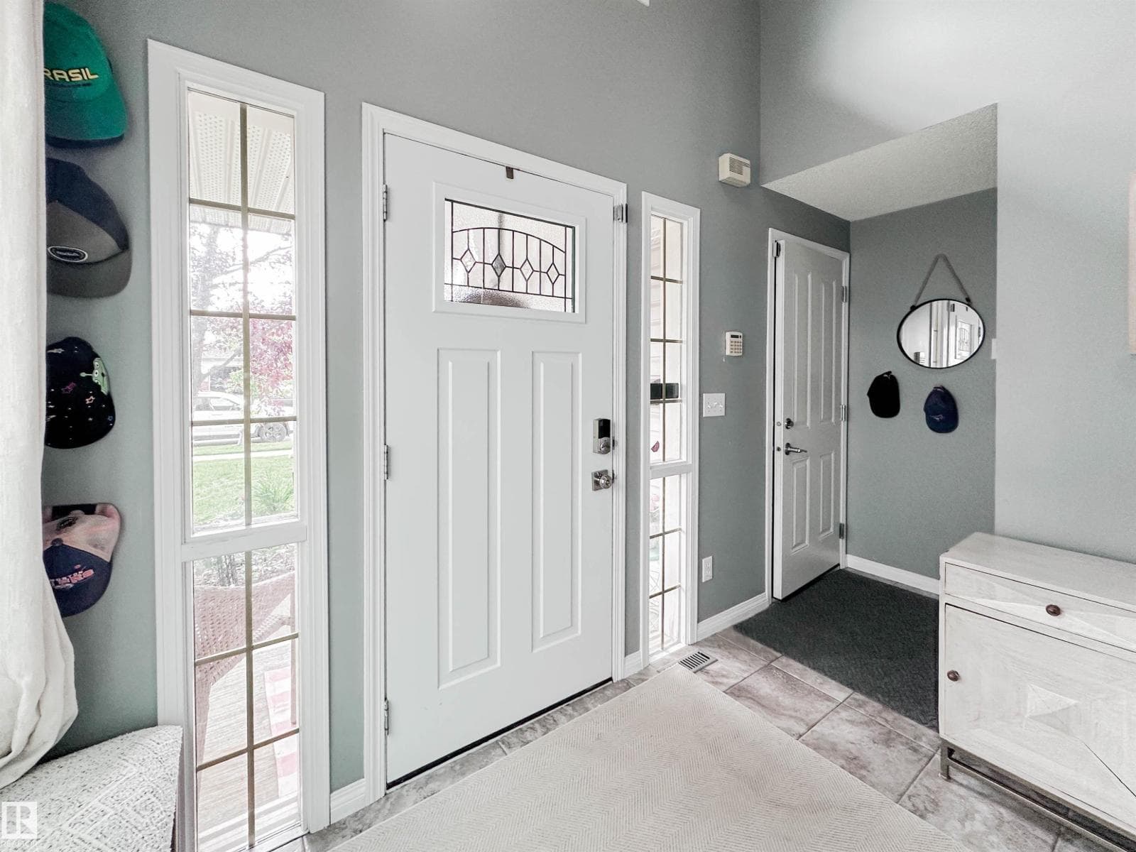 73 NEWMARKET WY — photo 2
