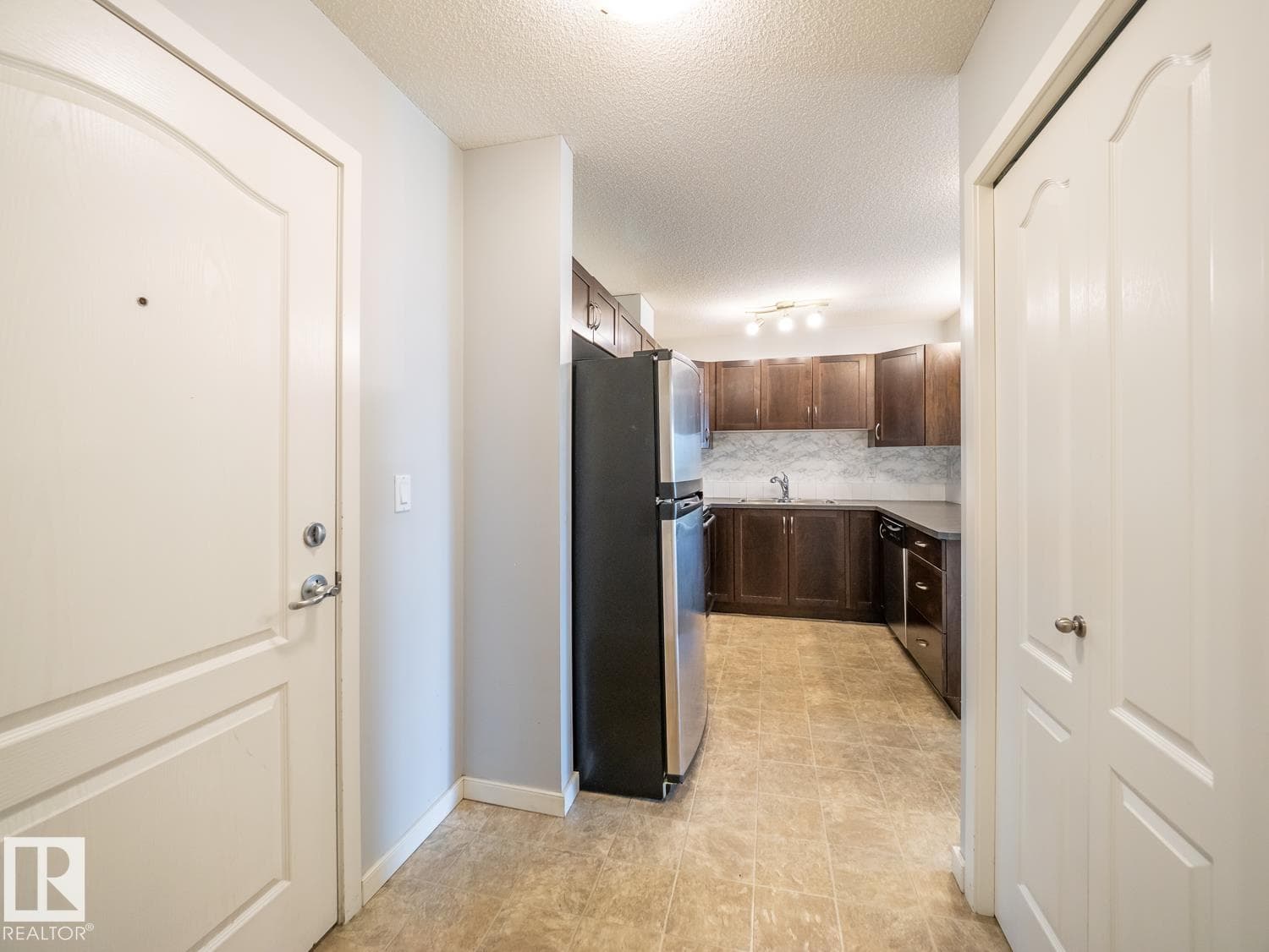 #216 392 Silverberry Road NW — photo 5