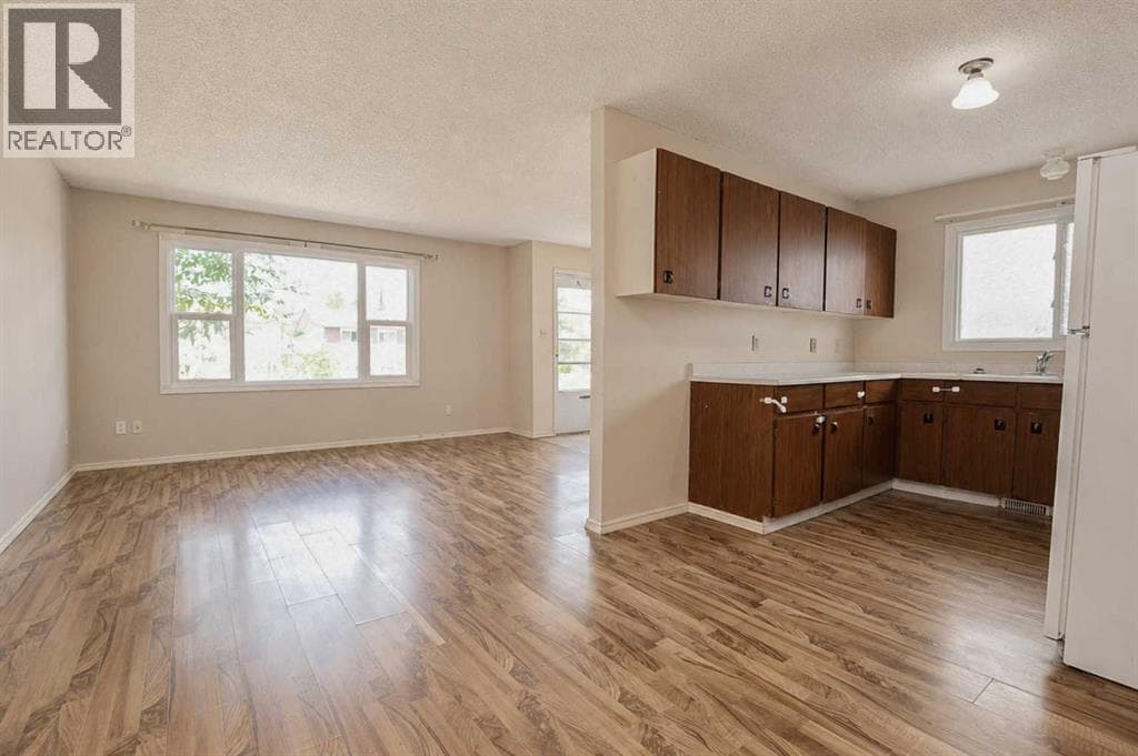 9309 103 Avenue — photo 4