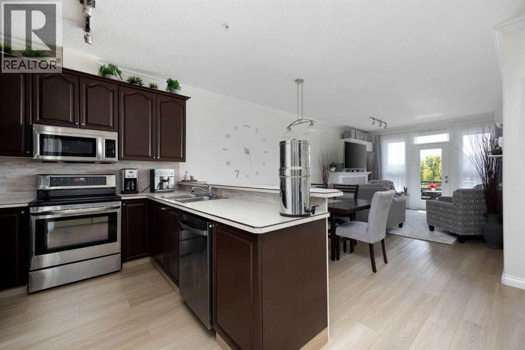 306, 10101 morrison Street — photo 4