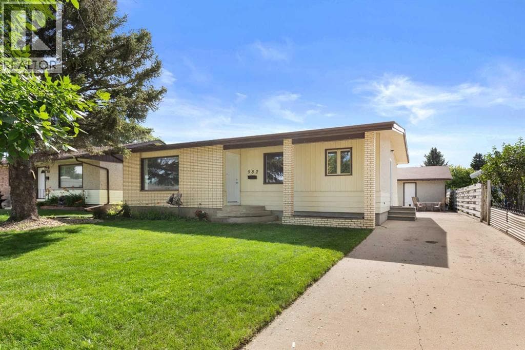 982 Stewart Drive NW