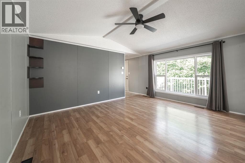 125 Greenwich Lane — photo 4
