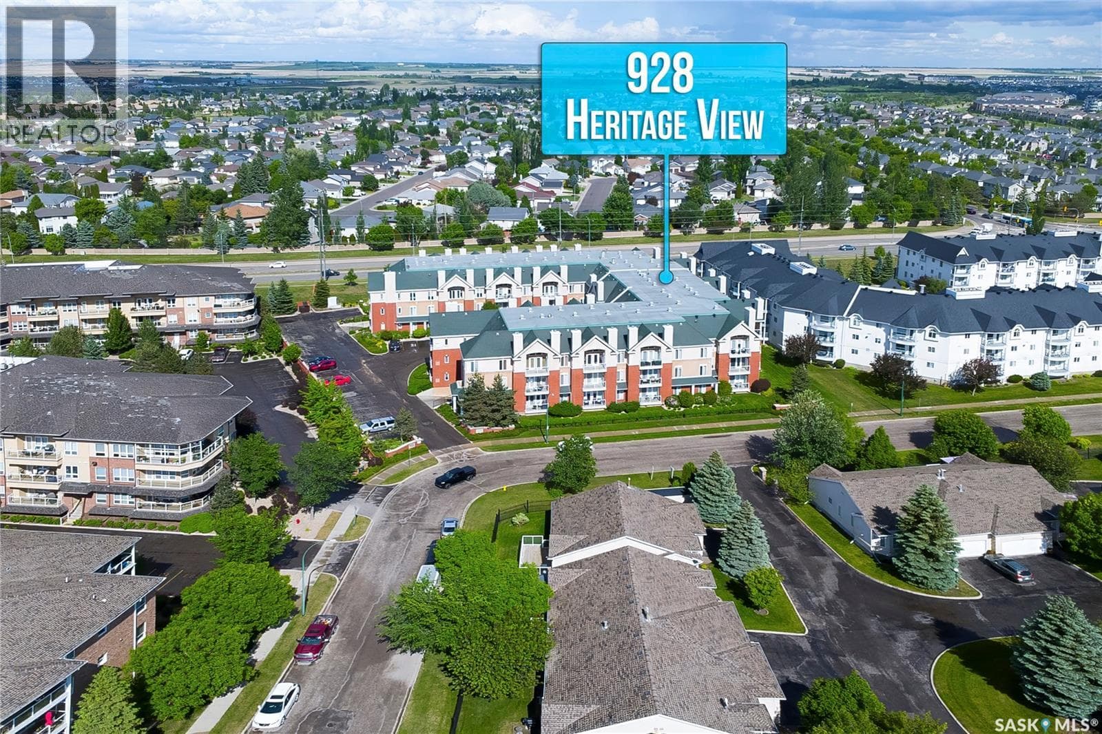 218 928 Heritage VIEW — photo 2
