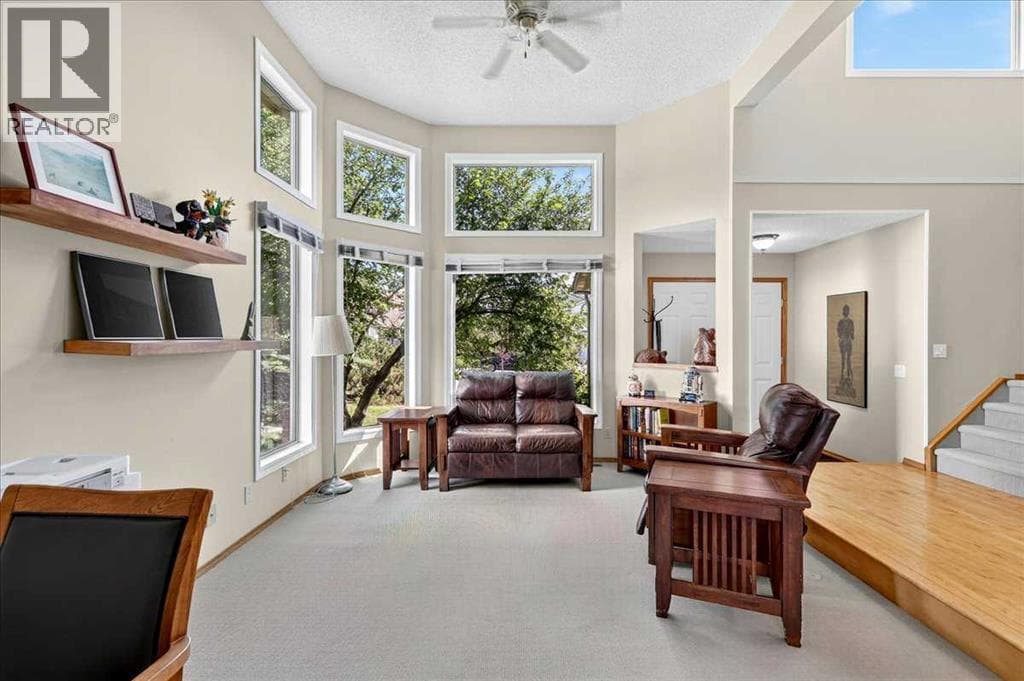 14 Hawkdale Gate NW — photo 5