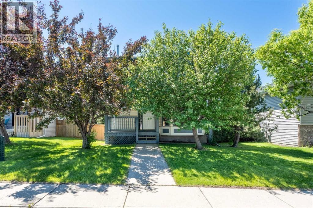 14 Easterbrook Place SE — photo 2