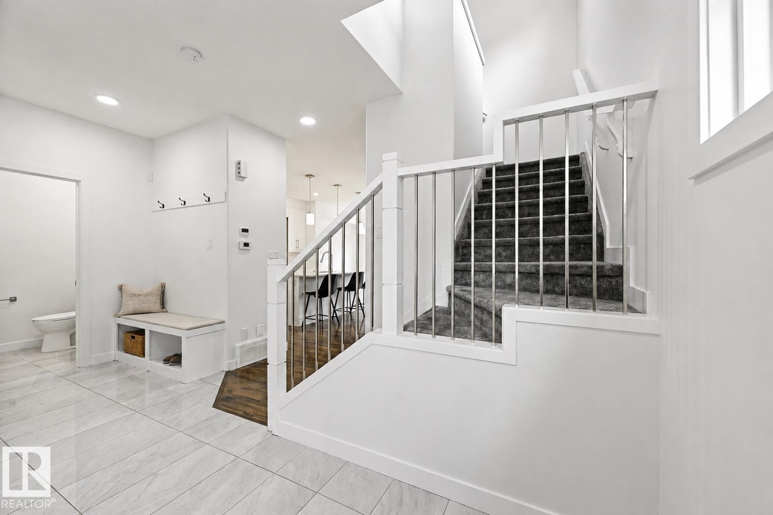 7258 CHIVERS PL SW — photo 3