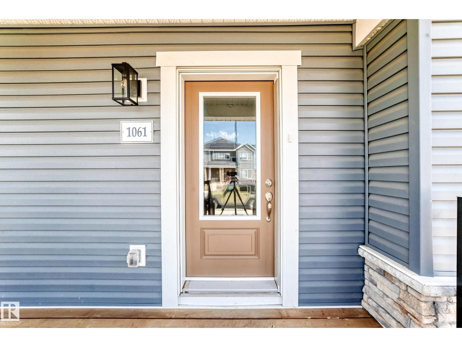 1061 Wolf Willow WY — photo 4