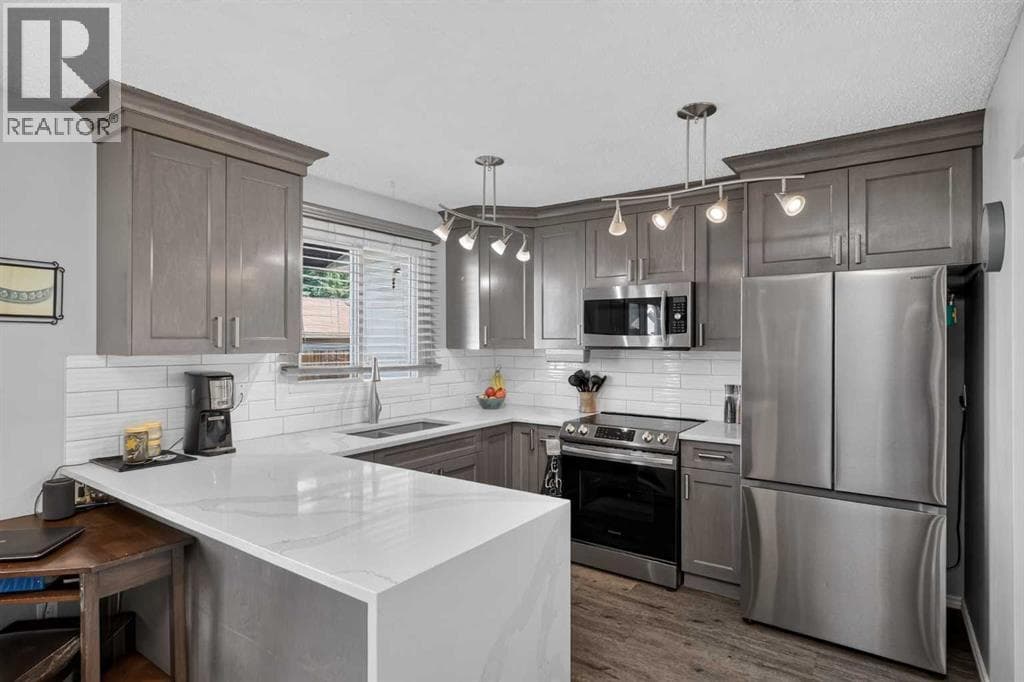 6609 Rundlehorn Drive NE — photo 2