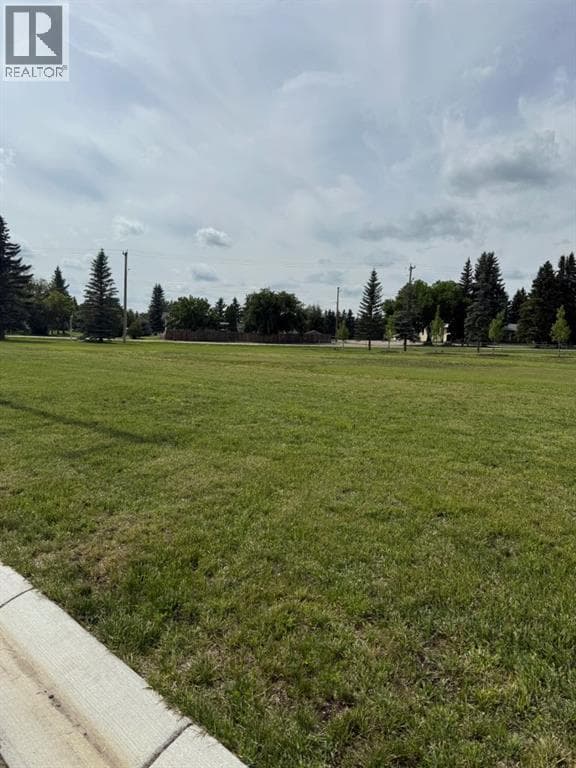 128 2 Avenue W — photo 2