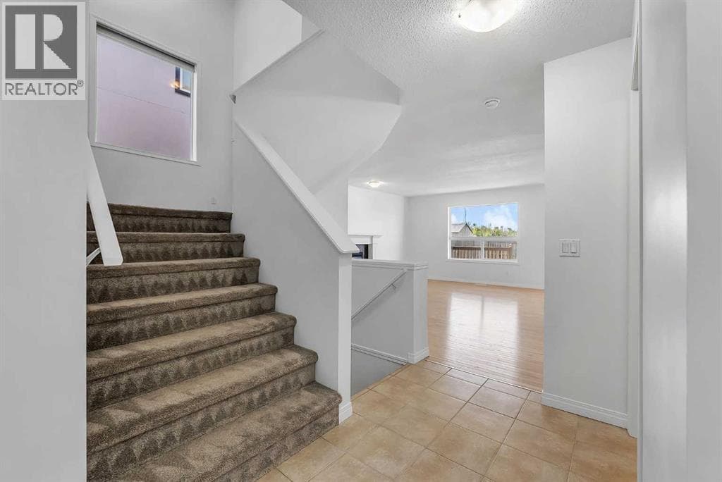 7 Saddlecrest Terrace NE — photo 3