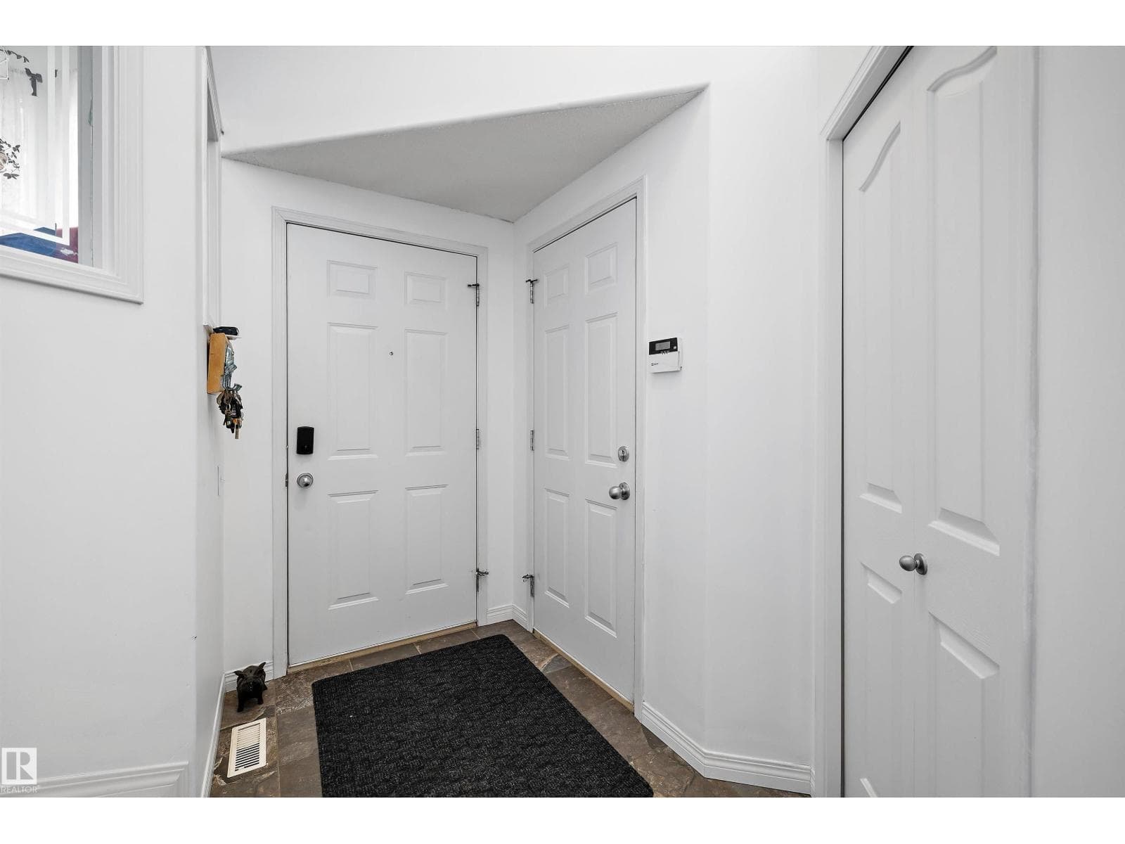 3624 130 AV NW — photo 2