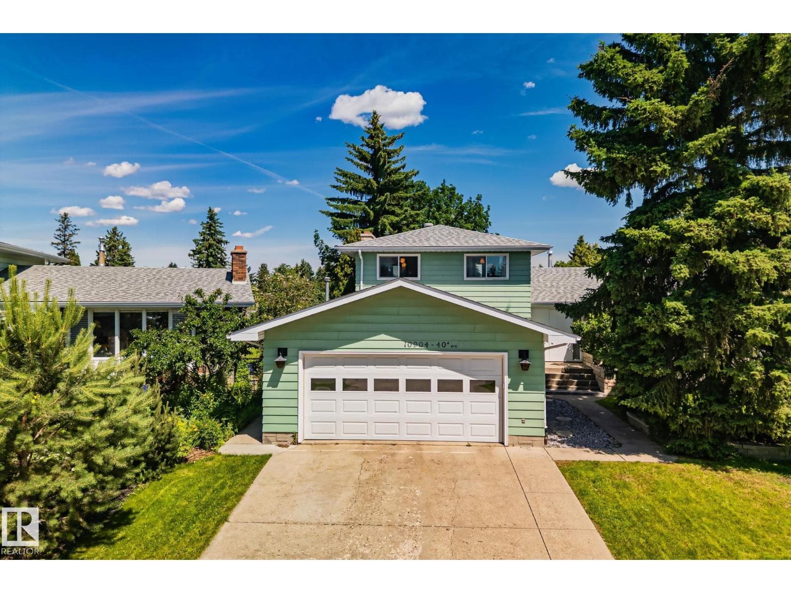 10904 40A AV NW