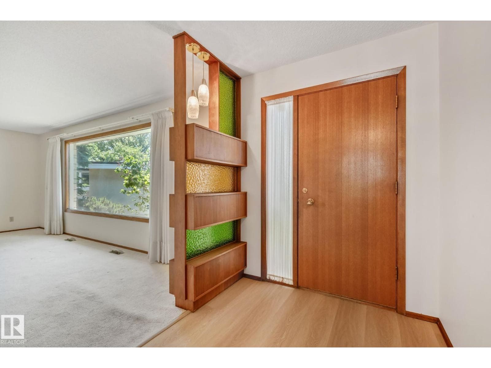 10904 40A AV NW — photo 2