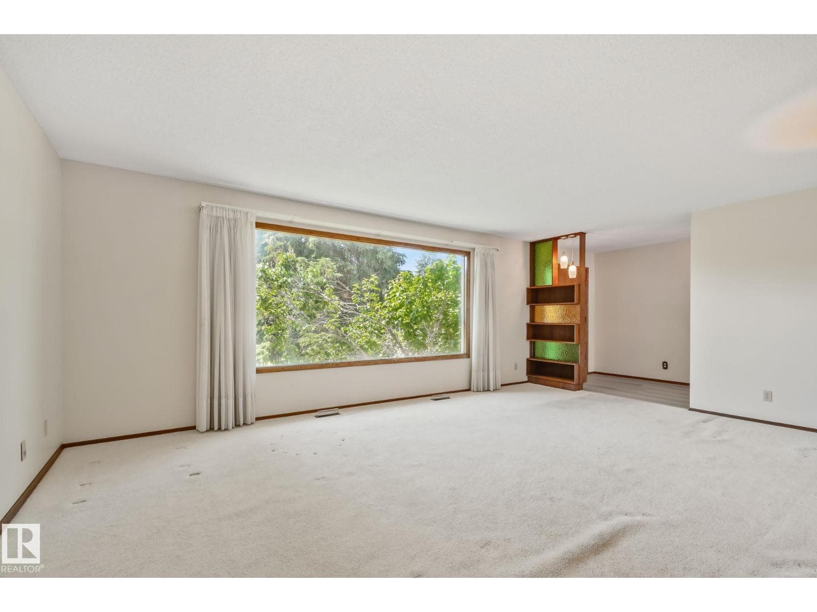 10904 40A AV NW — photo 4