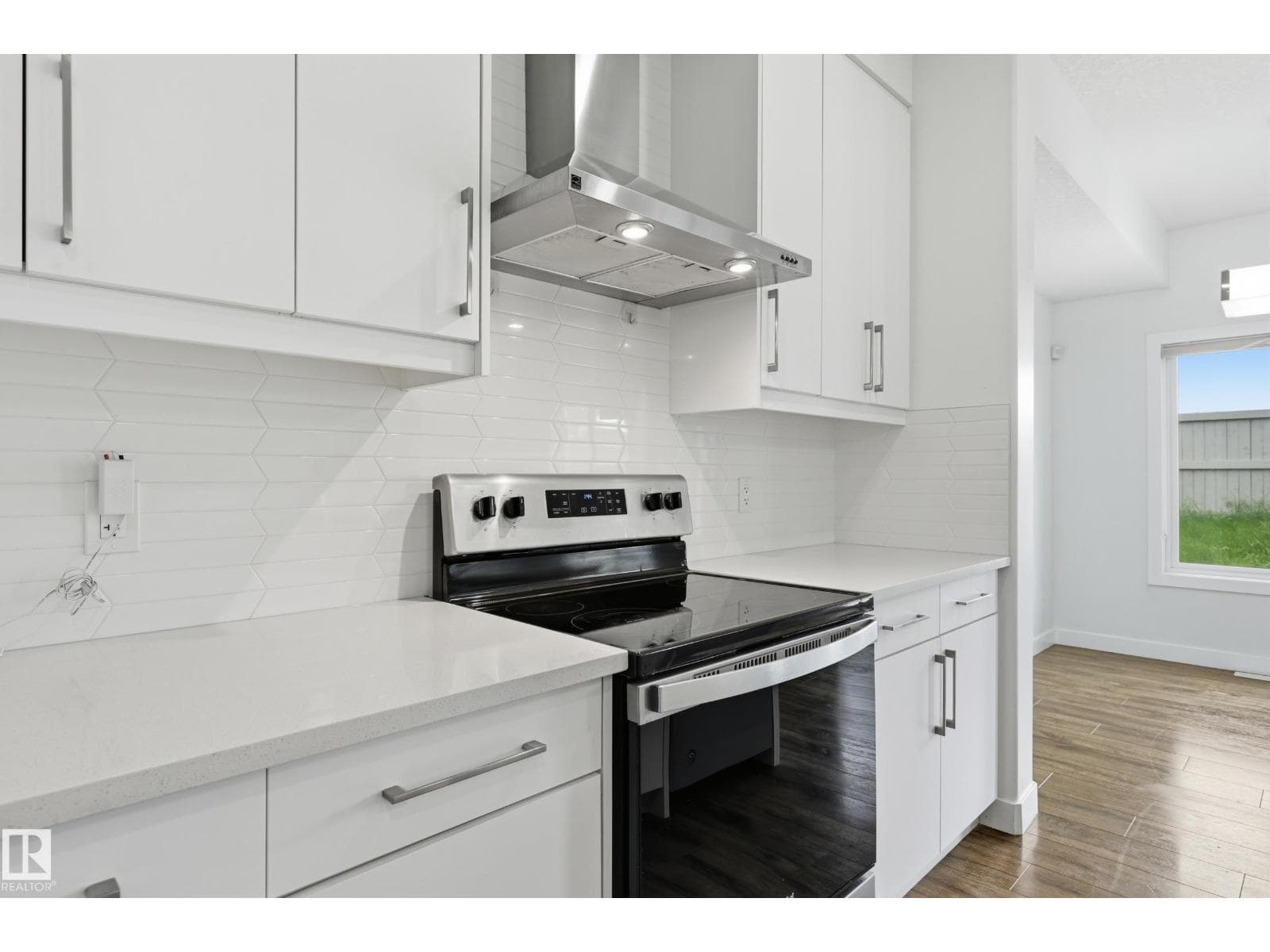 7258 CHIVERS PL SW — photo 5
