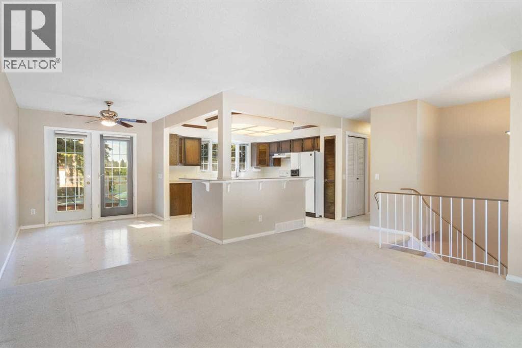 427 Queensland Road SE — photo 4