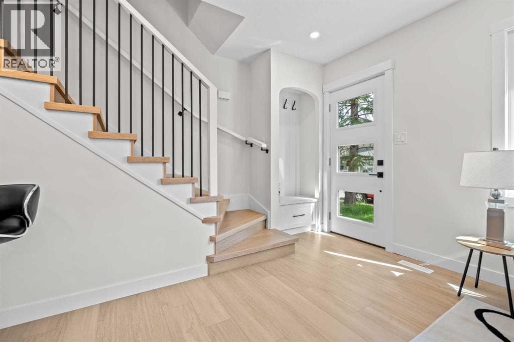 3020 15 Avenue SW — photo 3