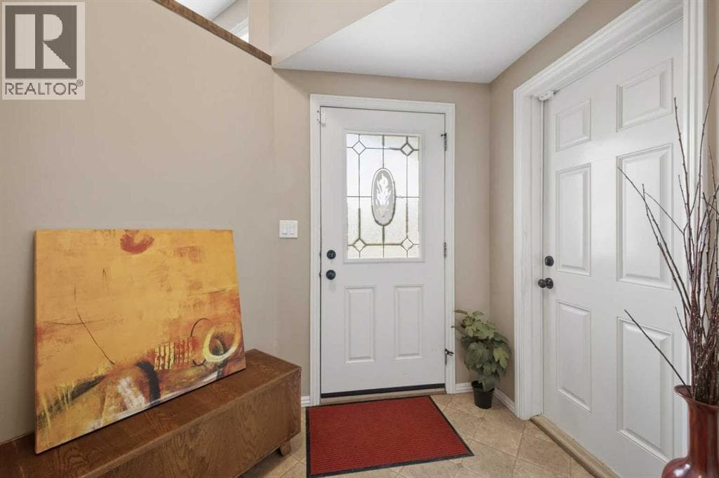 135 Issard Close — photo 3