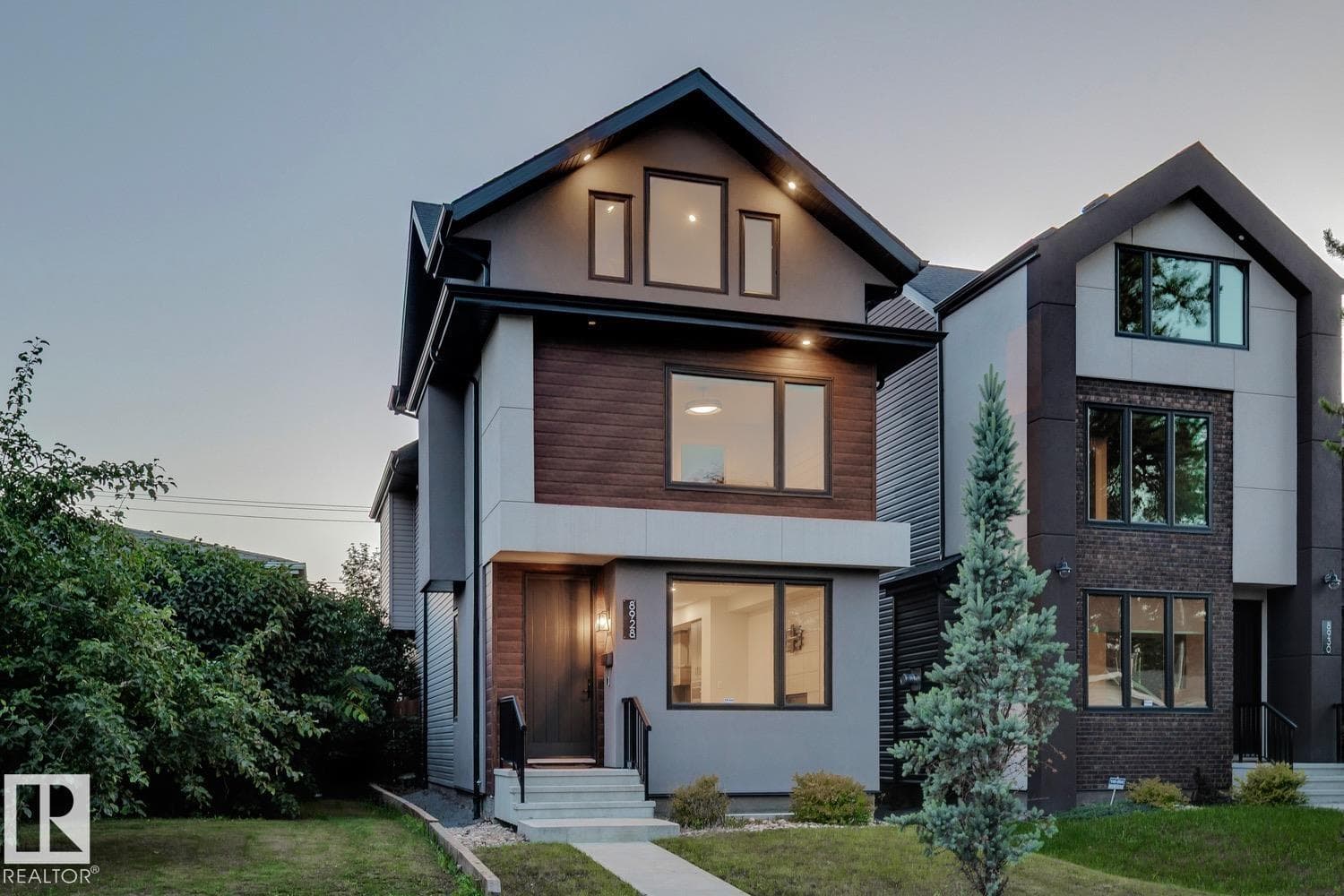 8928 148 ST NW