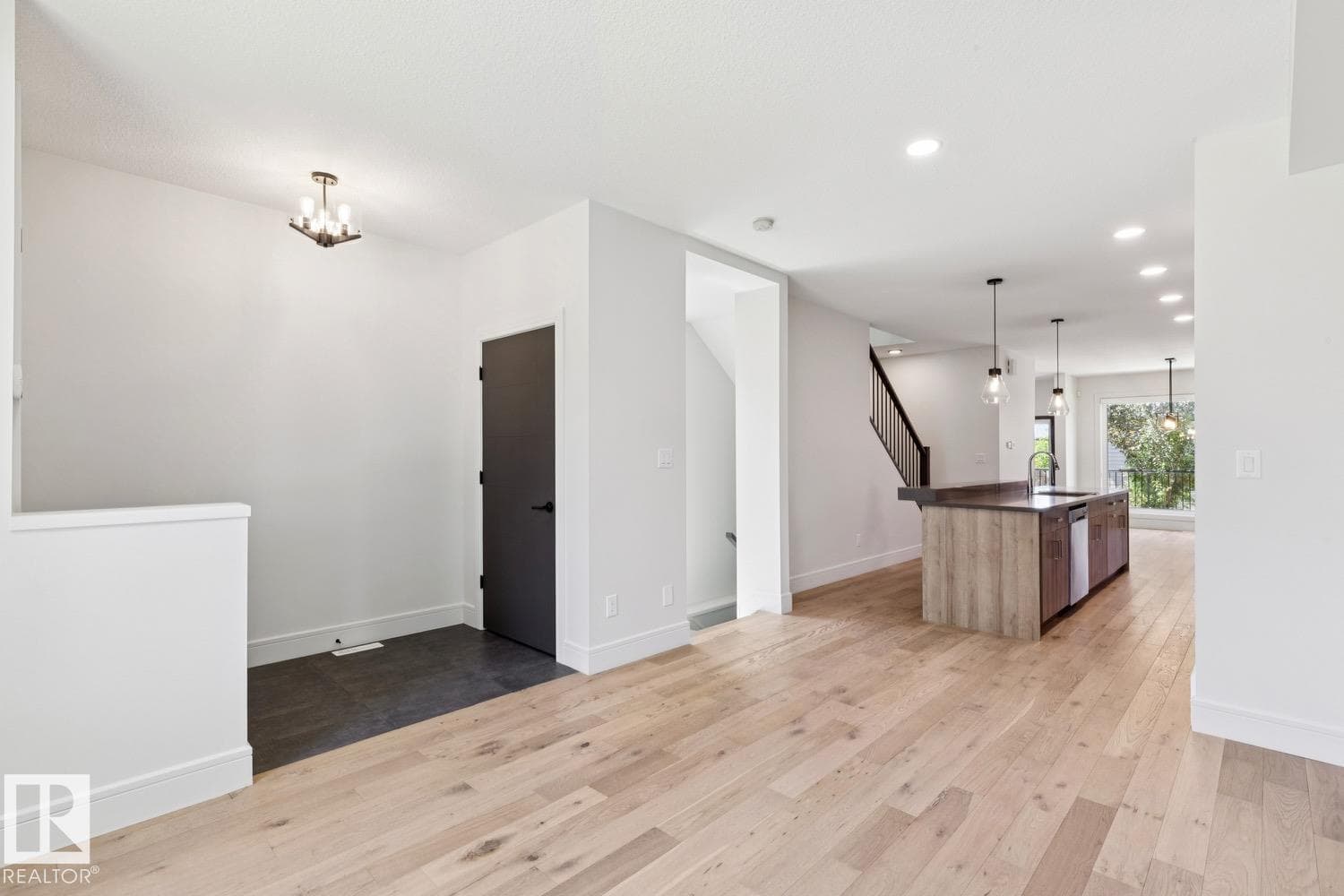 8928 148 ST NW — photo 5