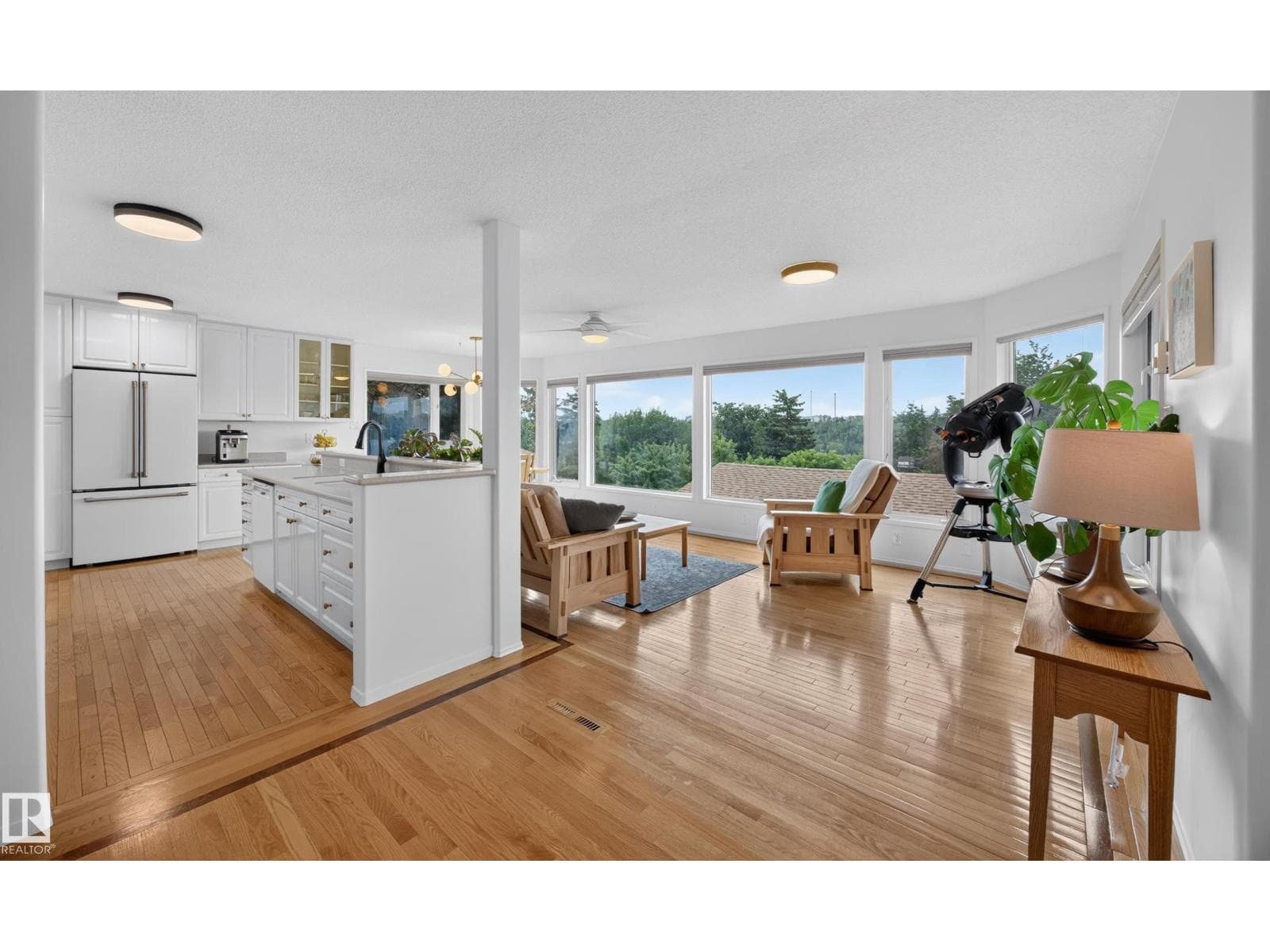 3411 103 AV NW — photo 2
