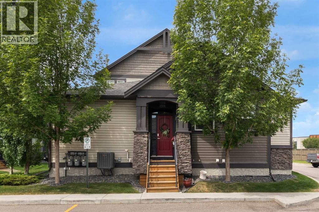 1201, 110 Coopers Common — photo 2