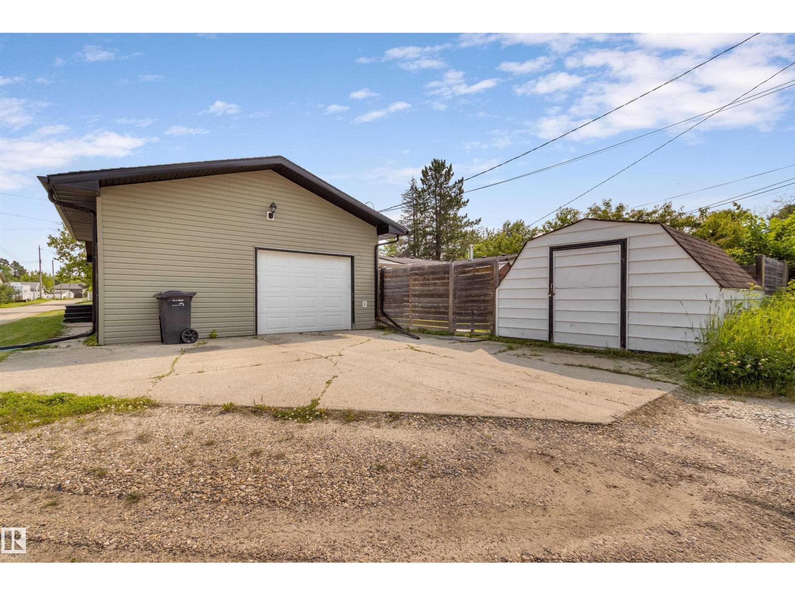 4712 49 AV — photo 3