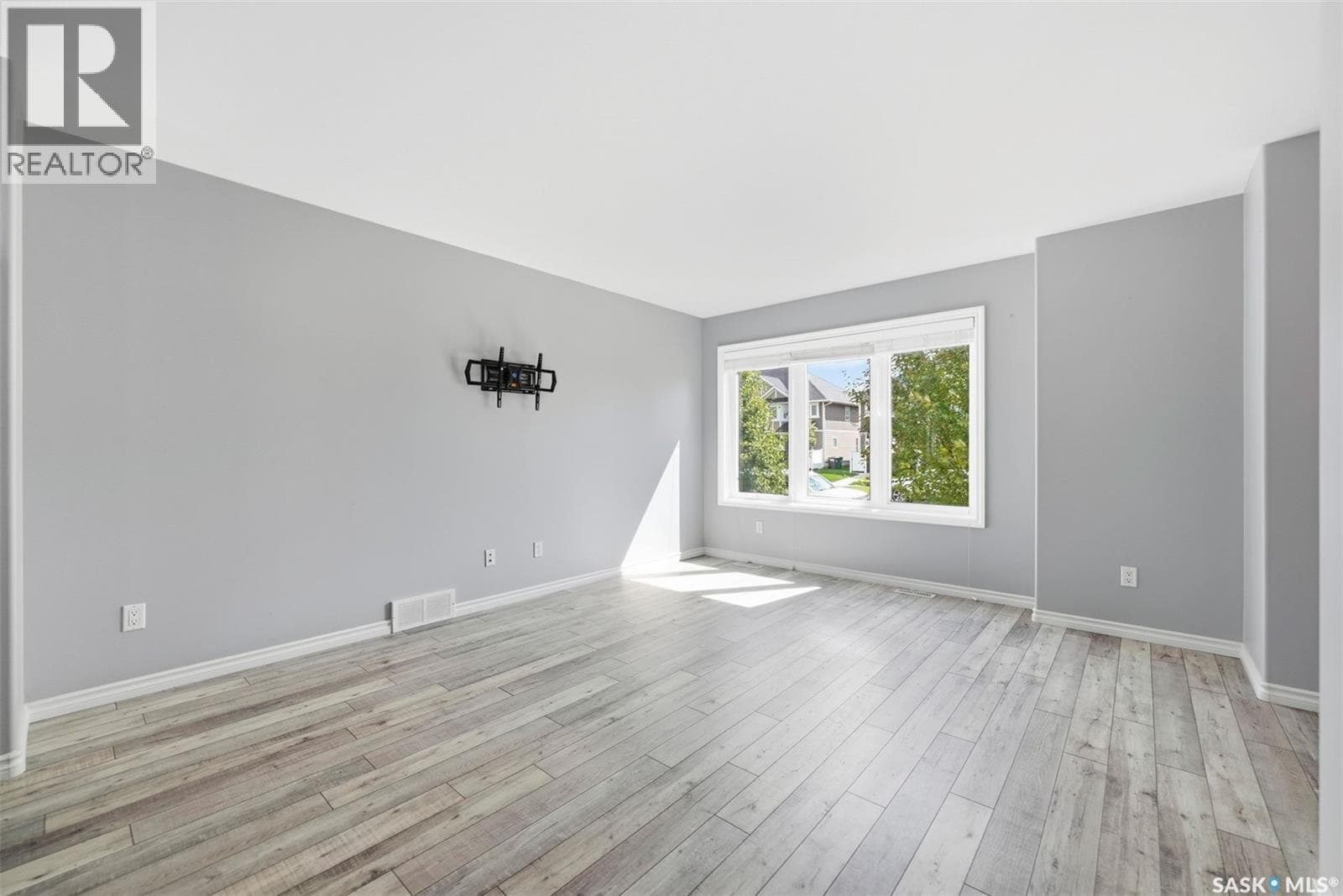 1430 Hunter ROAD — photo 5