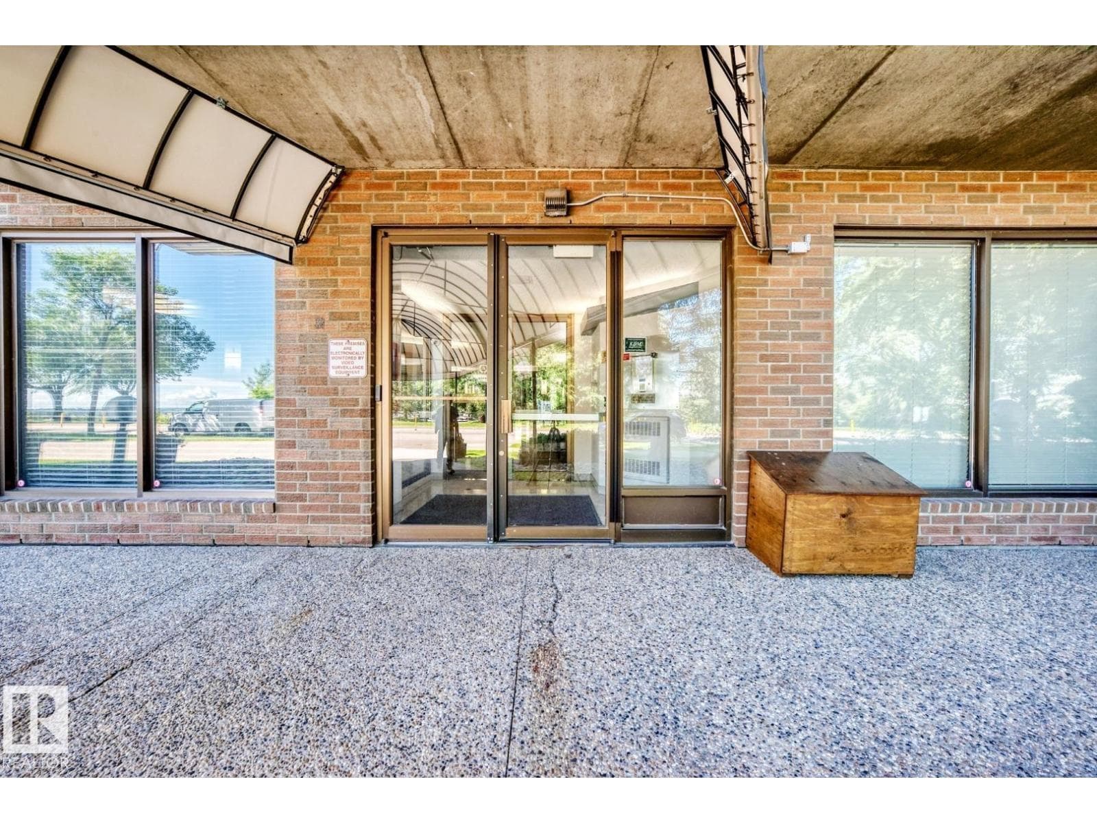 #806 10545 SASKATCHEWAN DR NW — photo 3